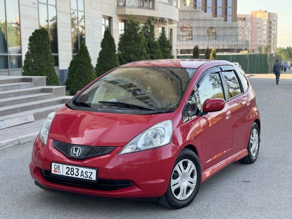 Honda Fit: 2009 г., 1.5 л, Автомат, Бензин, Хэтчбэк: фото 1