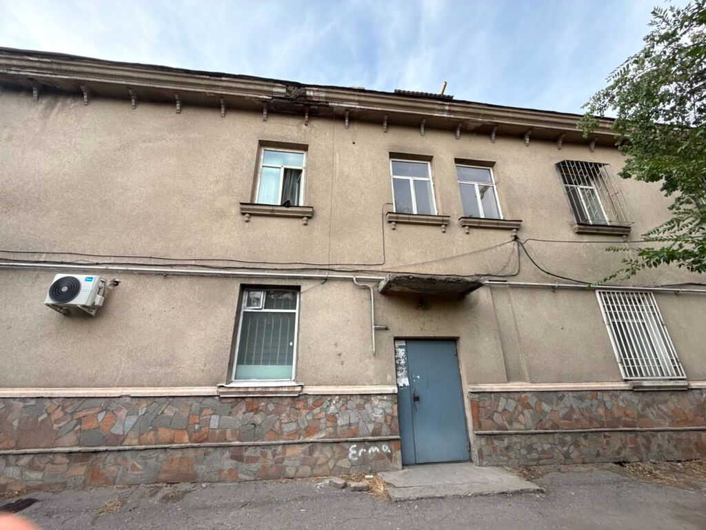 2 комнаты, 55 м², Сталинка, 2 этаж, Старый ремонт: фото 8