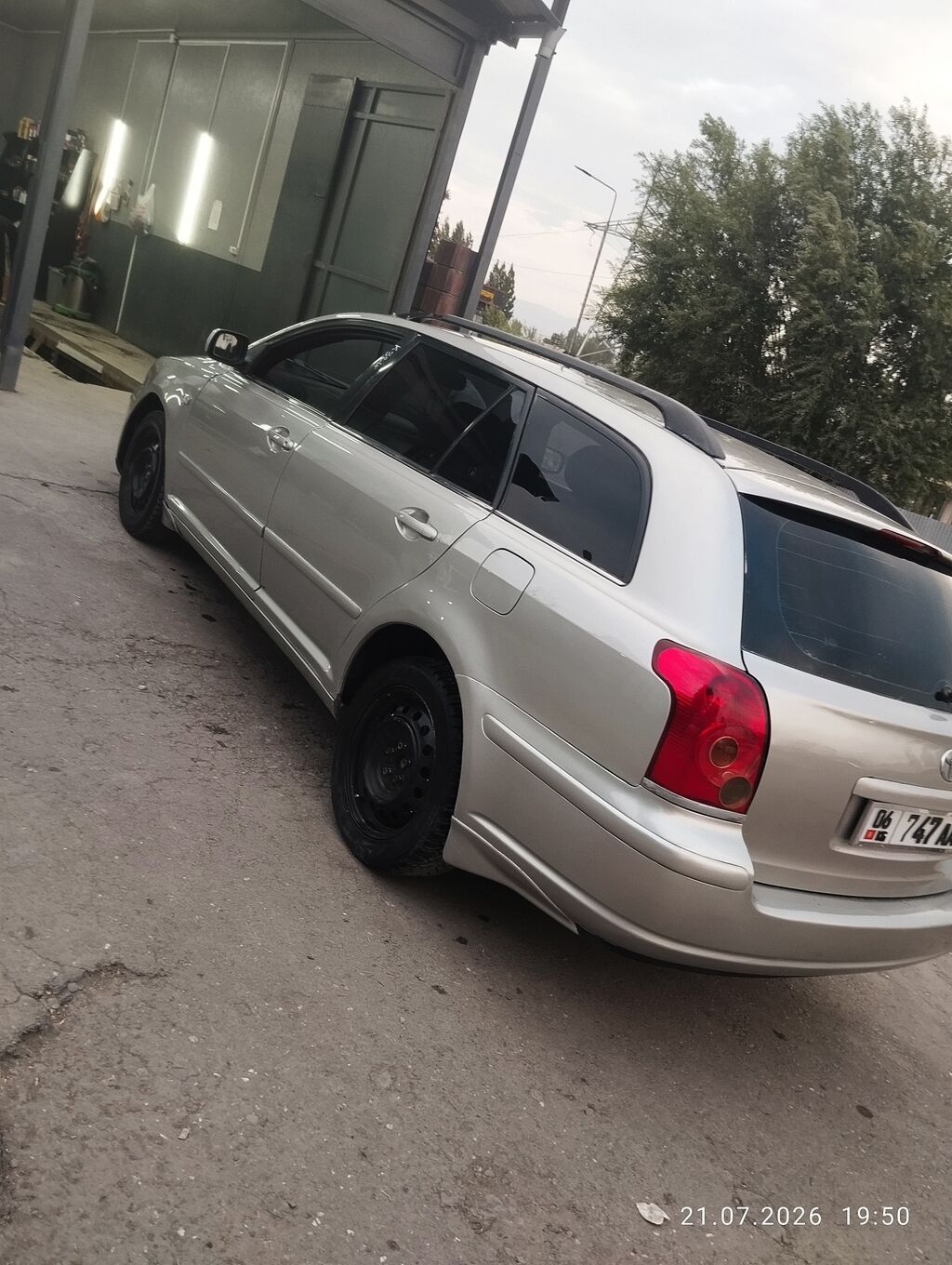 Toyota Avensis: 2004 г., 2 л, Автомат, Бензин, Универсал: фото 5