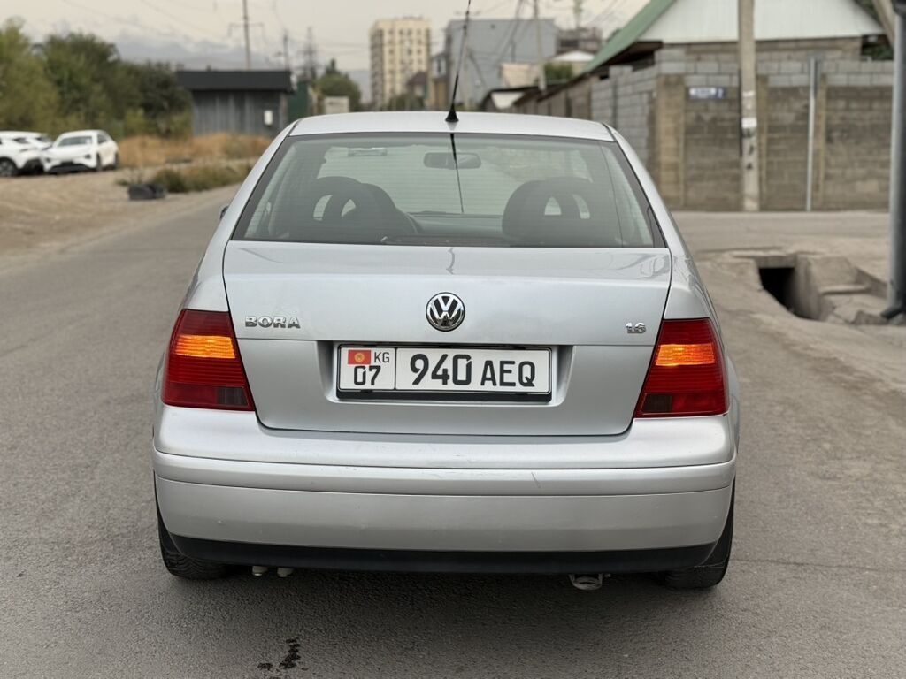 Volkswagen Bora: 2002 г., 1.6 л, Автомат, Бензин, Седан: фото 6