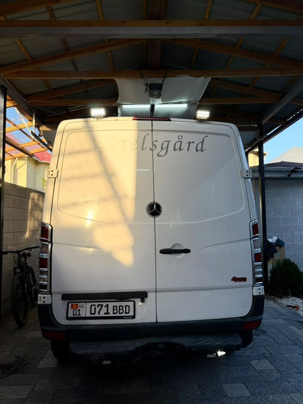 Грузовой фургон Mercedes-Benz Sprinter (короткая база, средняя крыша): фото 5
