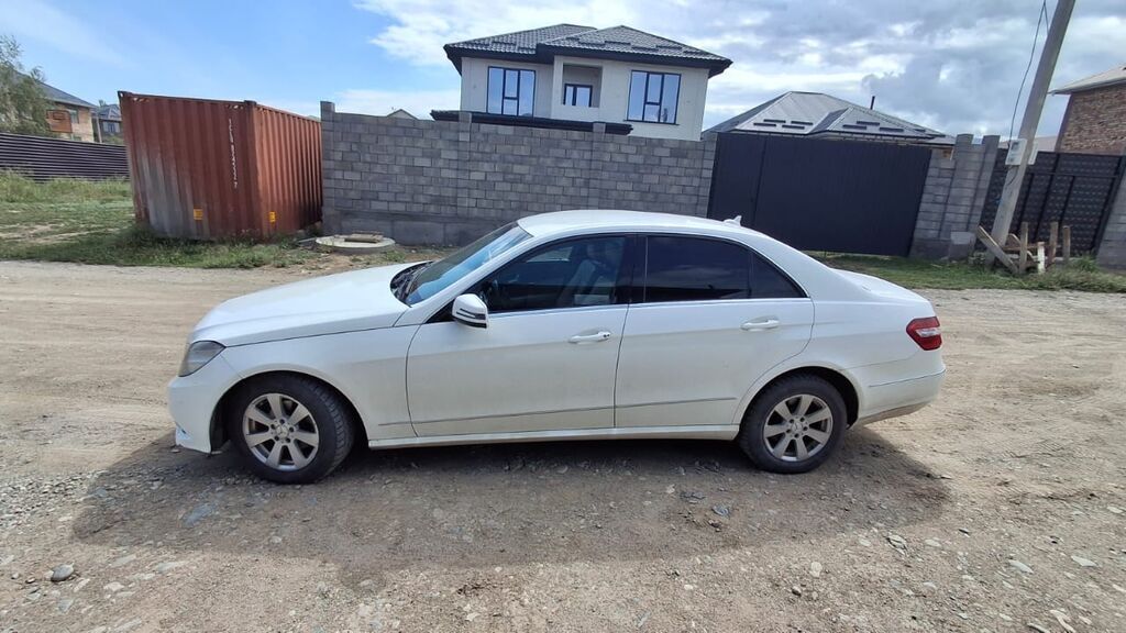 Mercedes-Benz E-Class: 2012 г., 2 л, Автомат, Бензин, Седан: фото 4