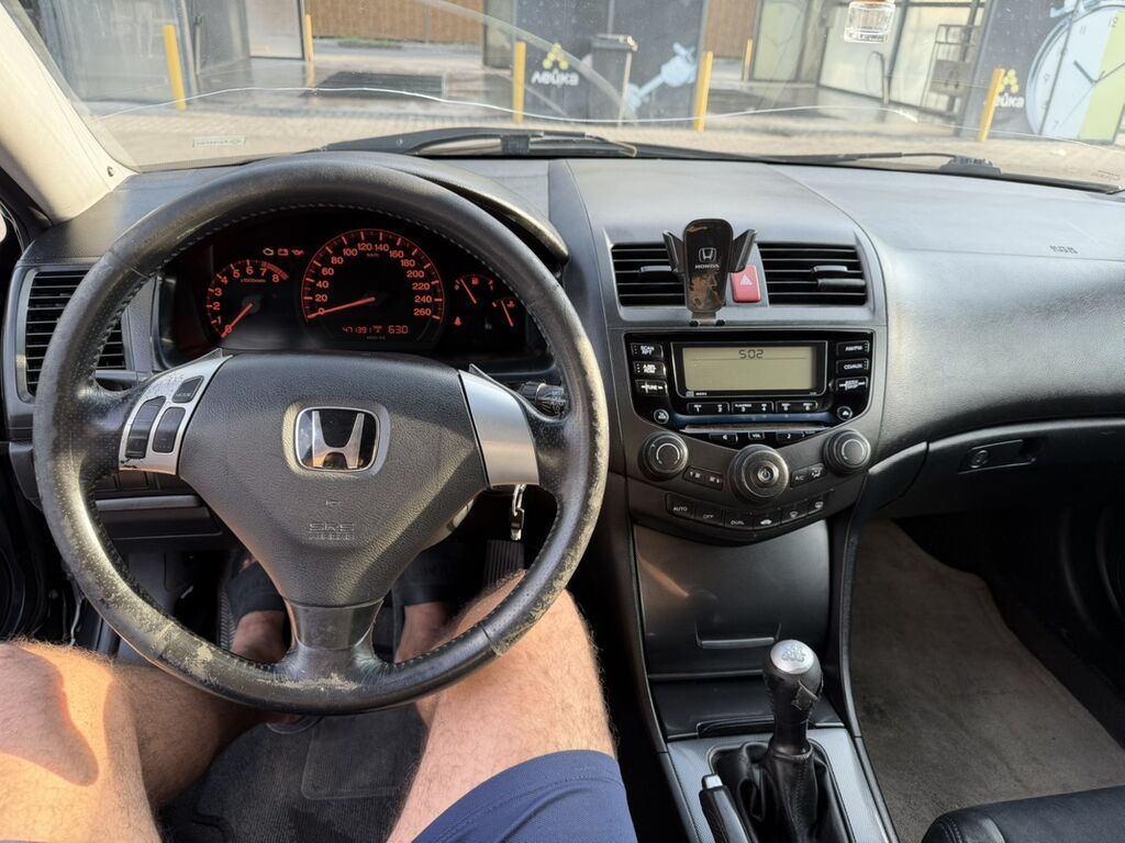 Honda Accord: 2003 г., 2 л, Механика, Бензин, Седан: фото 5