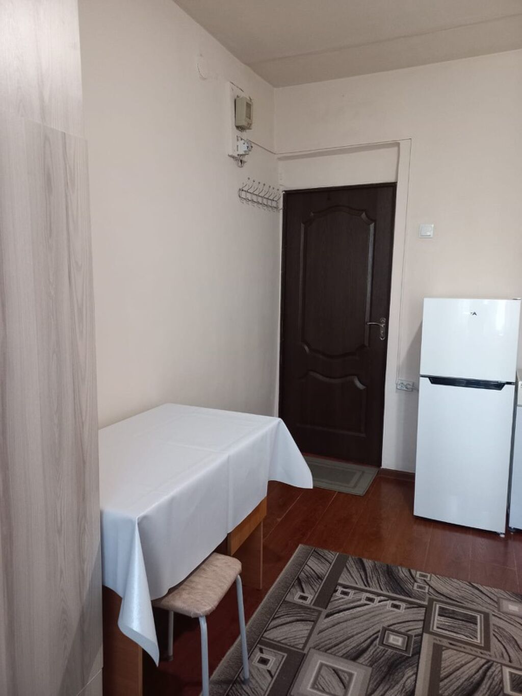 Продаётся комната 14кв с мебелью в центре Пишпека. Общежитие: фото 4