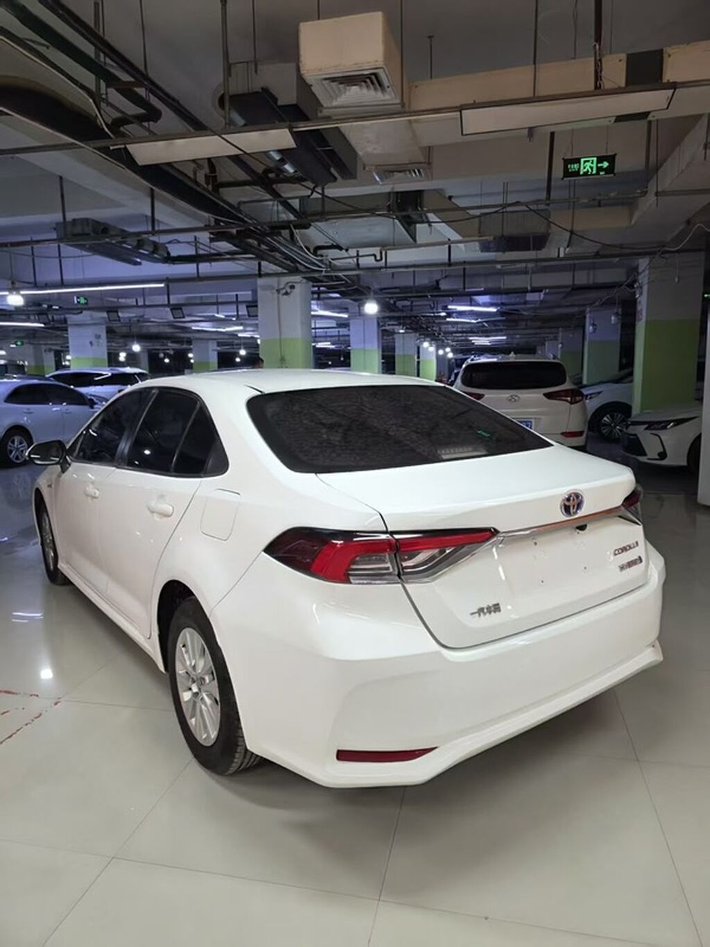 Toyota Corolla: 2021 г., 1.8 л, Вариатор, Гибрид, Седан: фото 4
