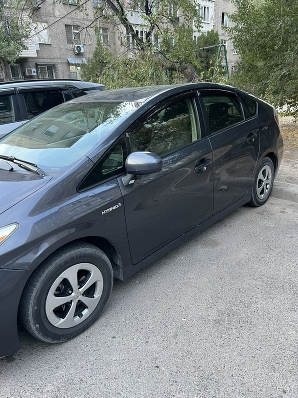 Toyota Prius: 2013 г., 1.8 л, Вариатор, Гибрид, Хэтчбэк: фото 5