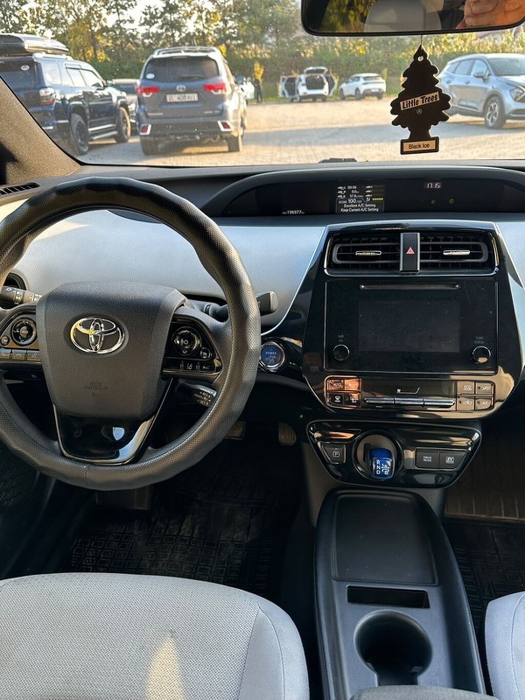 Toyota Prius: 2019 г., 1.8 л, Автомат, Гибрид, Хэтчбэк: фото 8