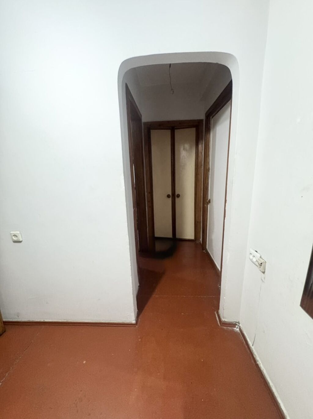 2 комнаты, 46 м², ТЦ Весна Индивидуалка, 1 этаж, Старый ремонт: фото 5
