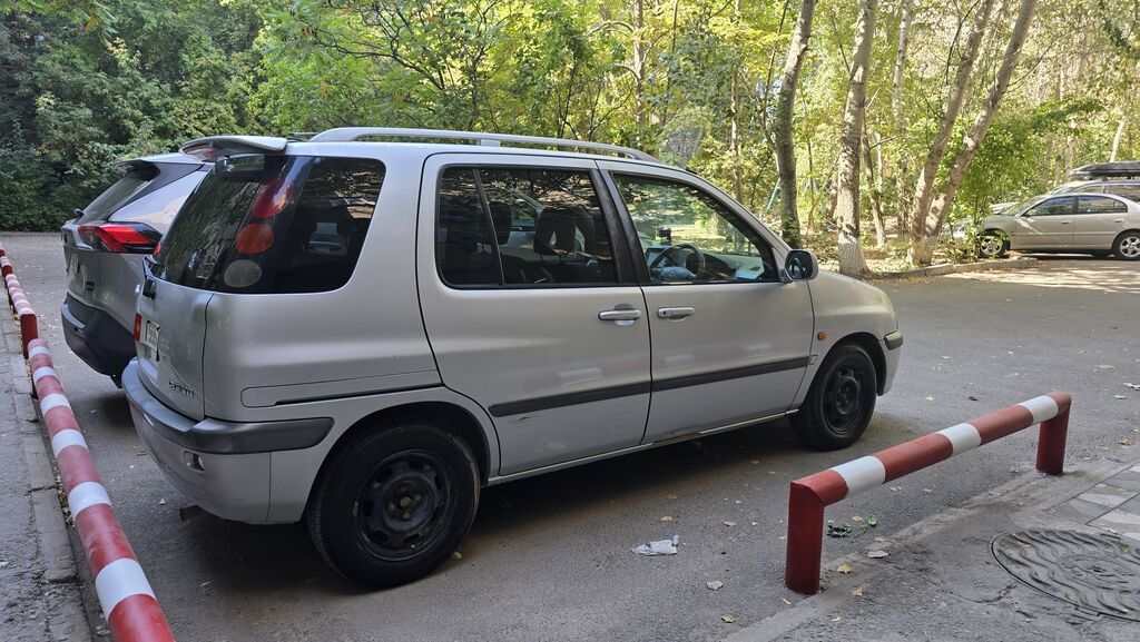 Toyota Raum: 1999 г., 1.5 л, Автомат, Бензин, Минивэн: фото 2
