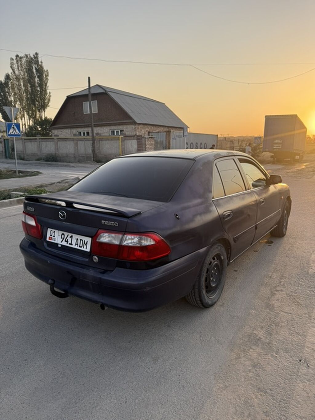 Mazda 626: 2001 г., 1.8 л, Механика, Бензин, Седан: фото 2
