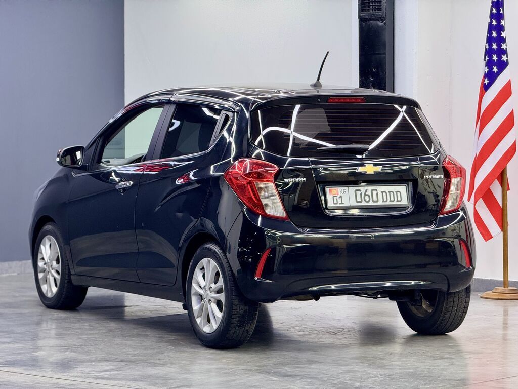 Chevrolet Spark 2018, 1 л, вариатор, бензин: фото 3