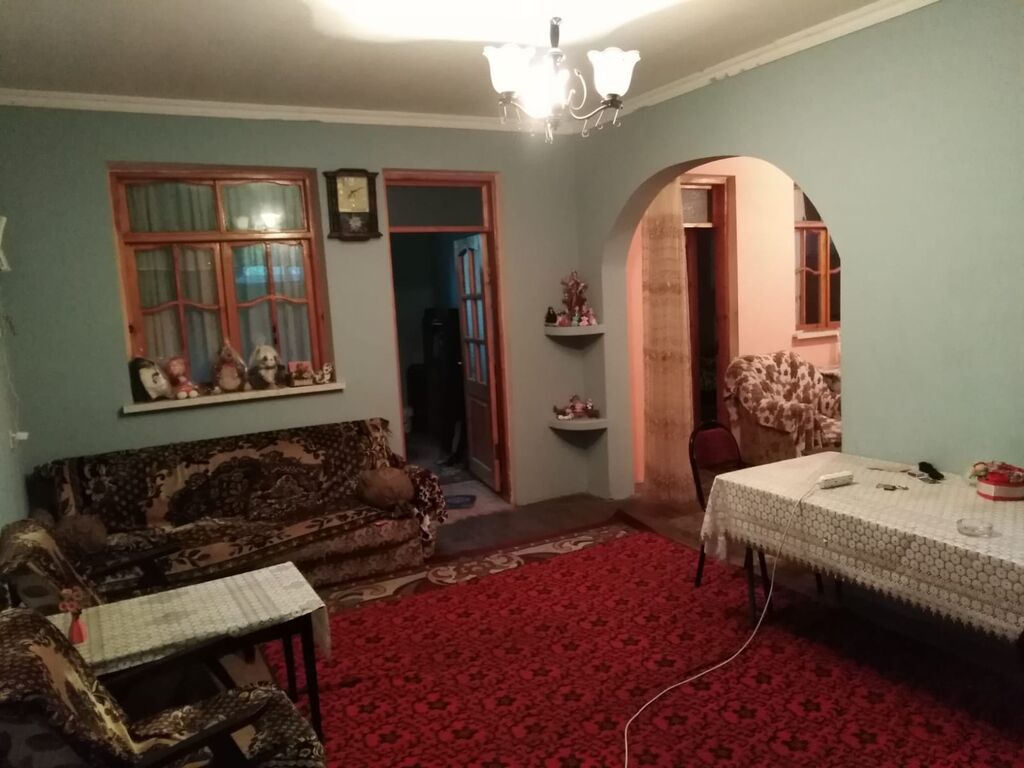 Bakıxanov qəs. 4 otaqlı, 136 kv. m, Kredit yoxdur, Orta təmir