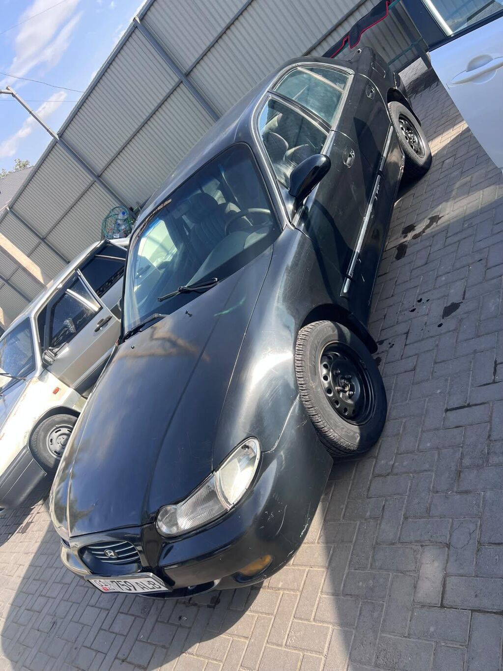 Hyundai Sonata: 1998 г., Автомат, Седан: фото 1