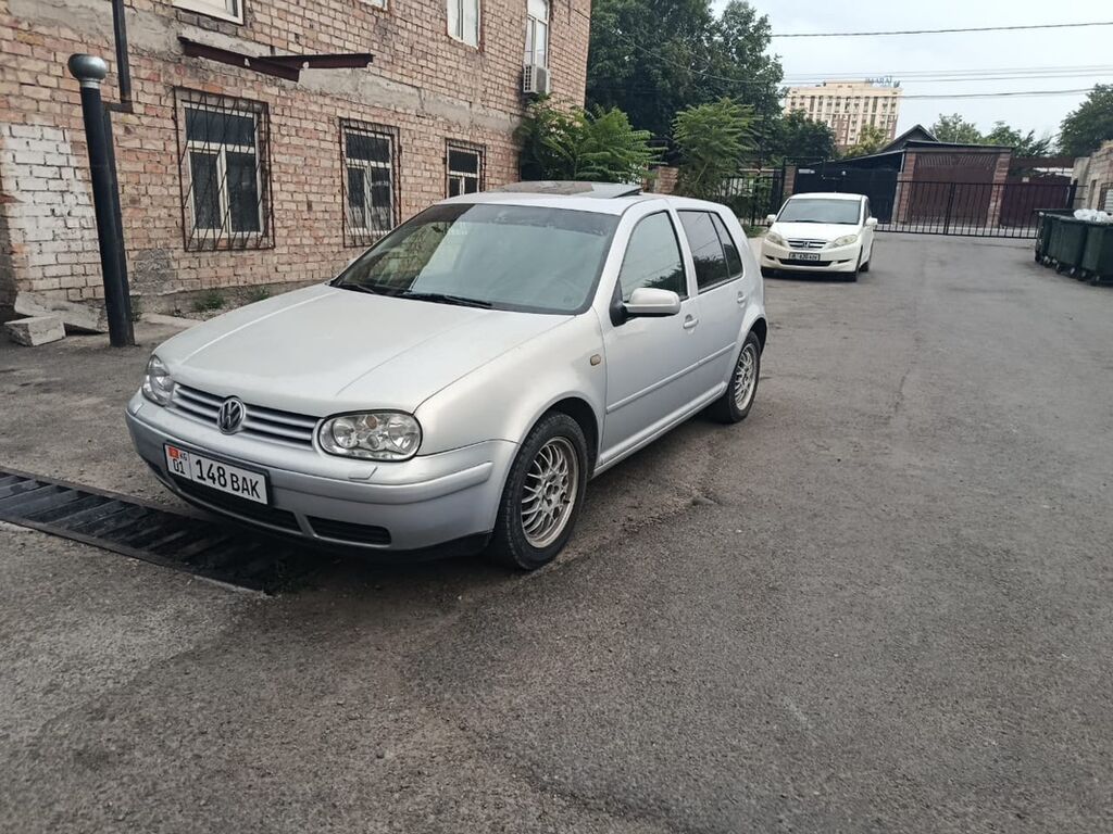 Volkswagen Golf: 2003 г., 1.6 л, Автомат, Бензин, Хэтчбэк: фото 4