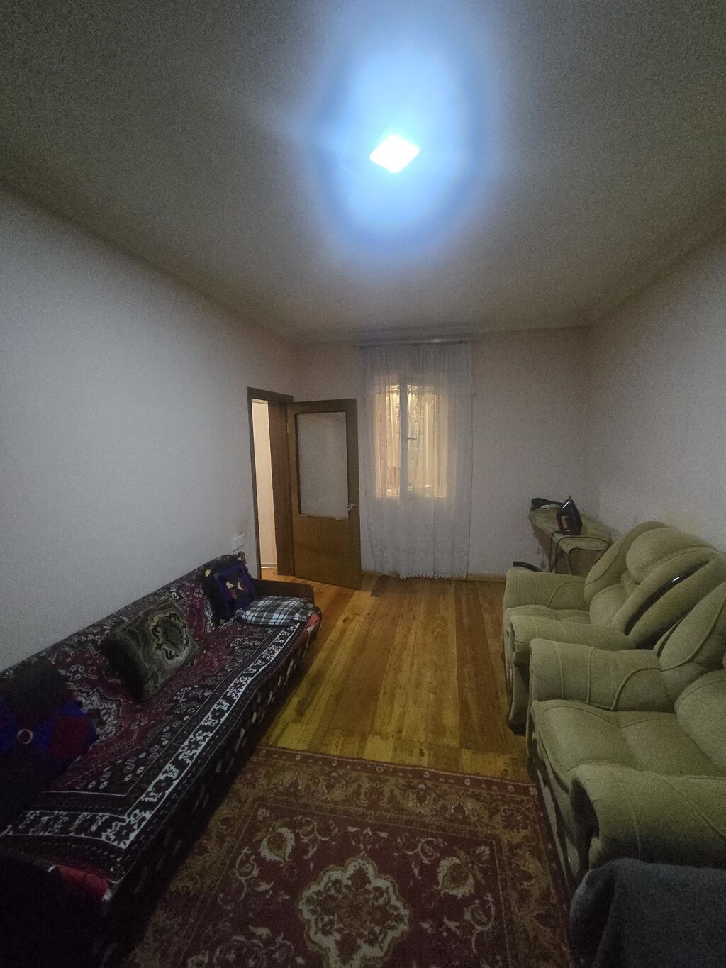 Mehdiabad Qəsəbəsində yerləşir. TamsStore'la üzbəüz məhəllədə. Şəxsi