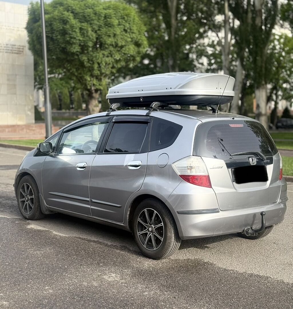 Honda Jazz: 2009 г., 1.3 л, Автомат, Бензин, Хэтчбэк: фото 6