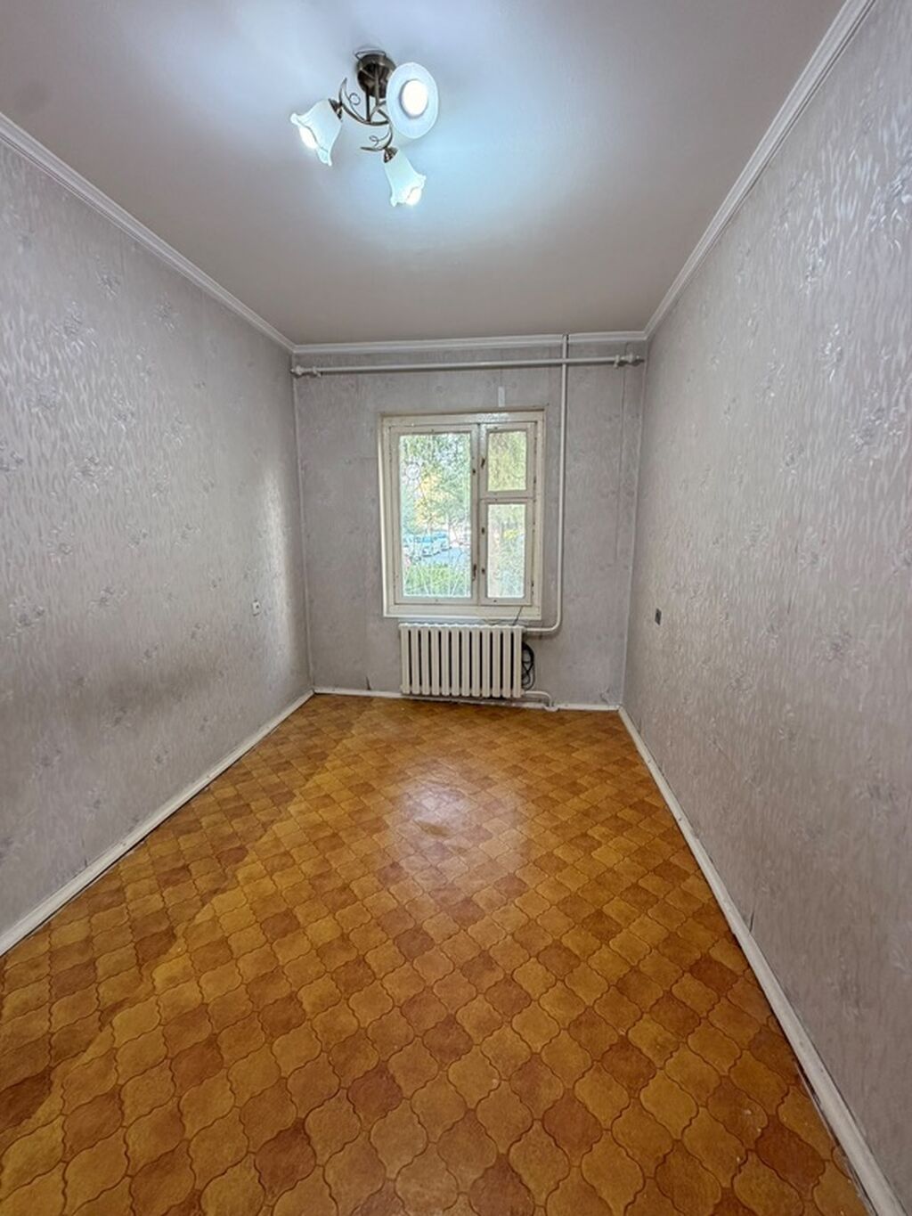 4 комнаты, 99 м², 12 мкр 106 серия, 1 этаж, Старый ремонт: фото 2