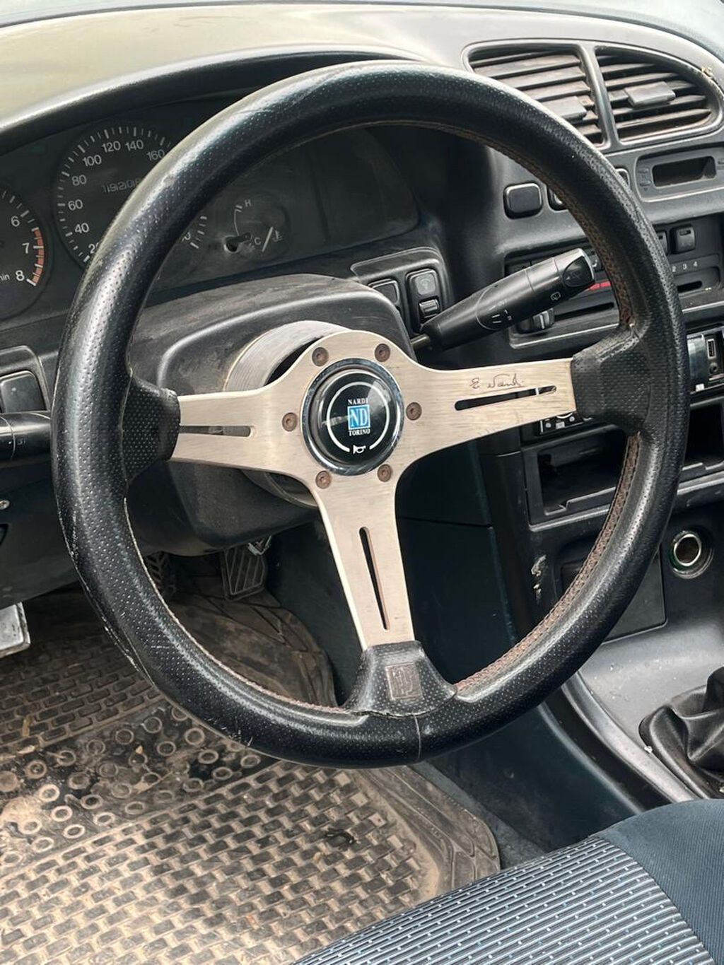 Mazda 323: 1995 г., 1.5 л, Механика, Бензин, Седан: фото 7