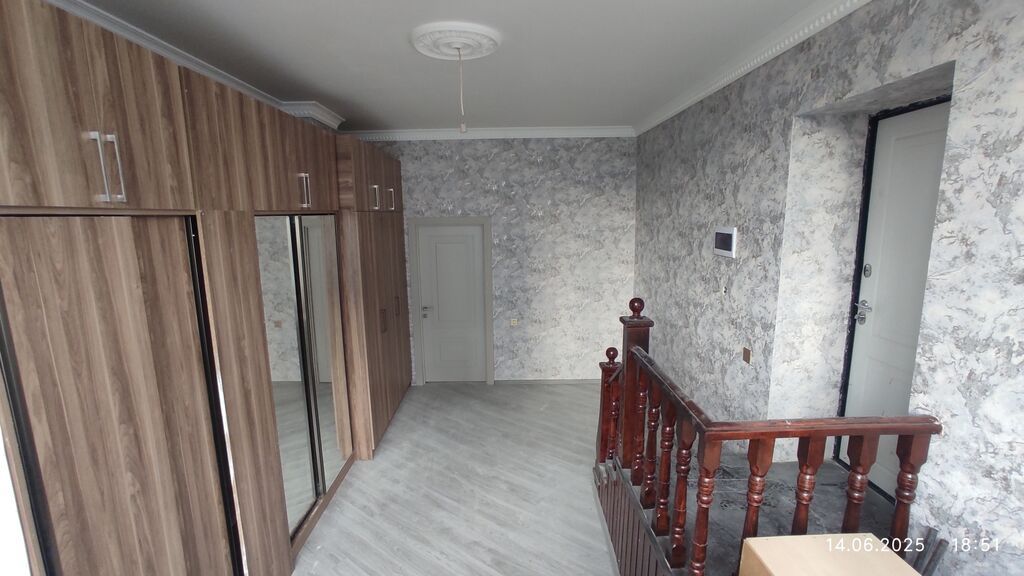 Bakı, 3 otaqlı, Köhnə tikili, 135 kv. m