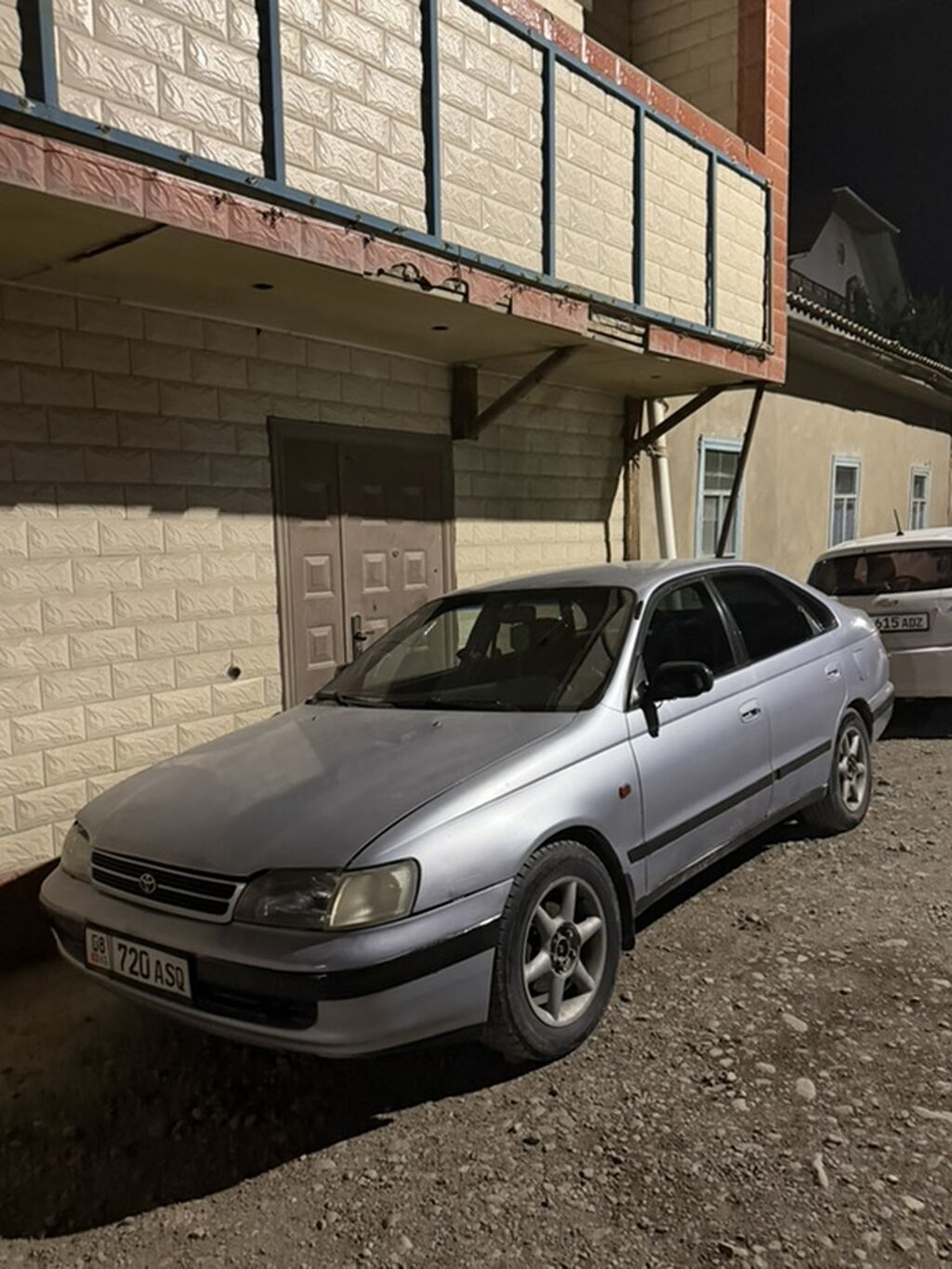 Toyota Carina E: 1995 г., 2 л, Автомат, Бензин, Седан: фото 2