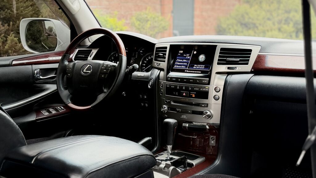 Lexus LX: 2013 г., 5.7 л, Автомат, Газ, Внедорожник: фото 5