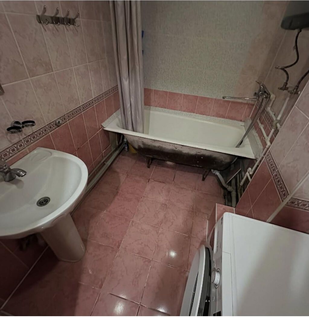 3 комнаты, 64 м², 12 мкр 105 серия, 4 этаж, Косметический ремонт: фото 8