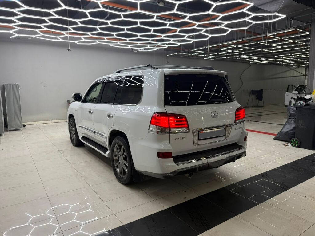 Lexus LX: 2010 г., 5.7 л, Автомат, Бензин, Внедорожник: фото 4