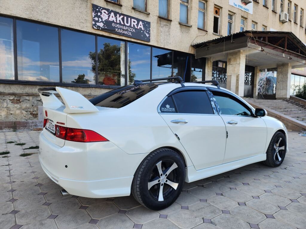 Honda Accord: 2004 г., 2 л, Автомат, Бензин, Седан: фото 2