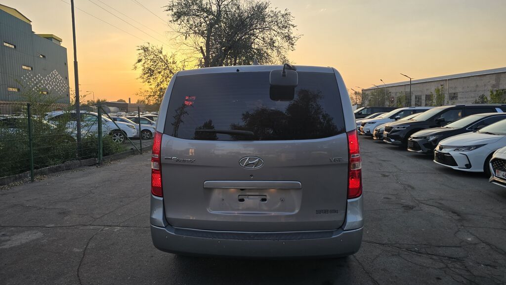 Hyundai Starex: 2019 г., 2.5 л, Автомат, Дизель, Минивэн: фото 7