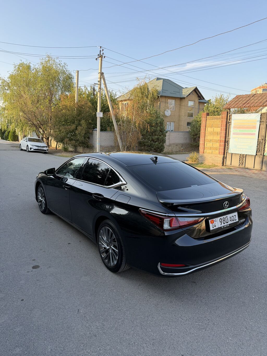 Lexus ES: 2023 г., 2.5 л, Вариатор, Гибрид: фото 4