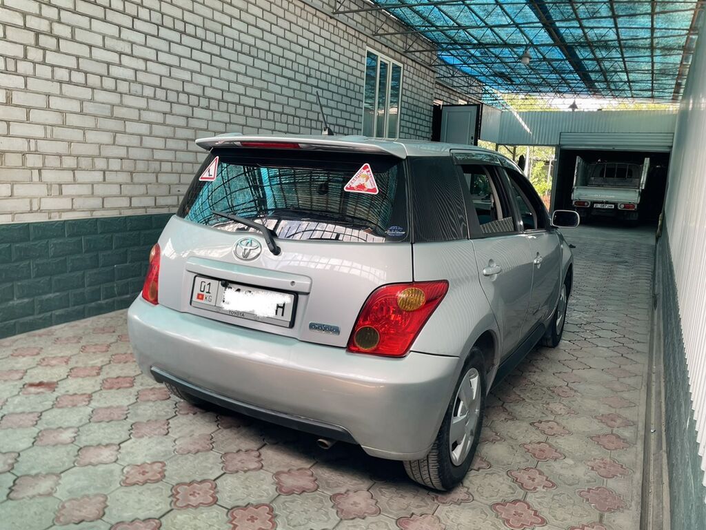 Toyota Ist: 2003 г., 1.3 л, Автомат, Бензин, Хэтчбэк — фото 3