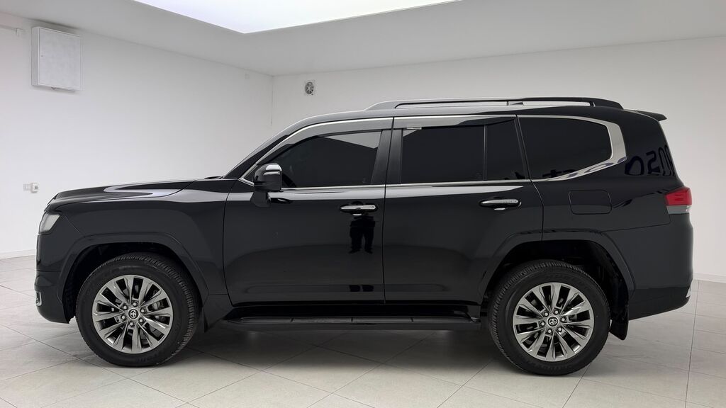 Toyota Land Cruiser: 2022 г., 3.5 л, Автомат, Внедорожник: фото 4