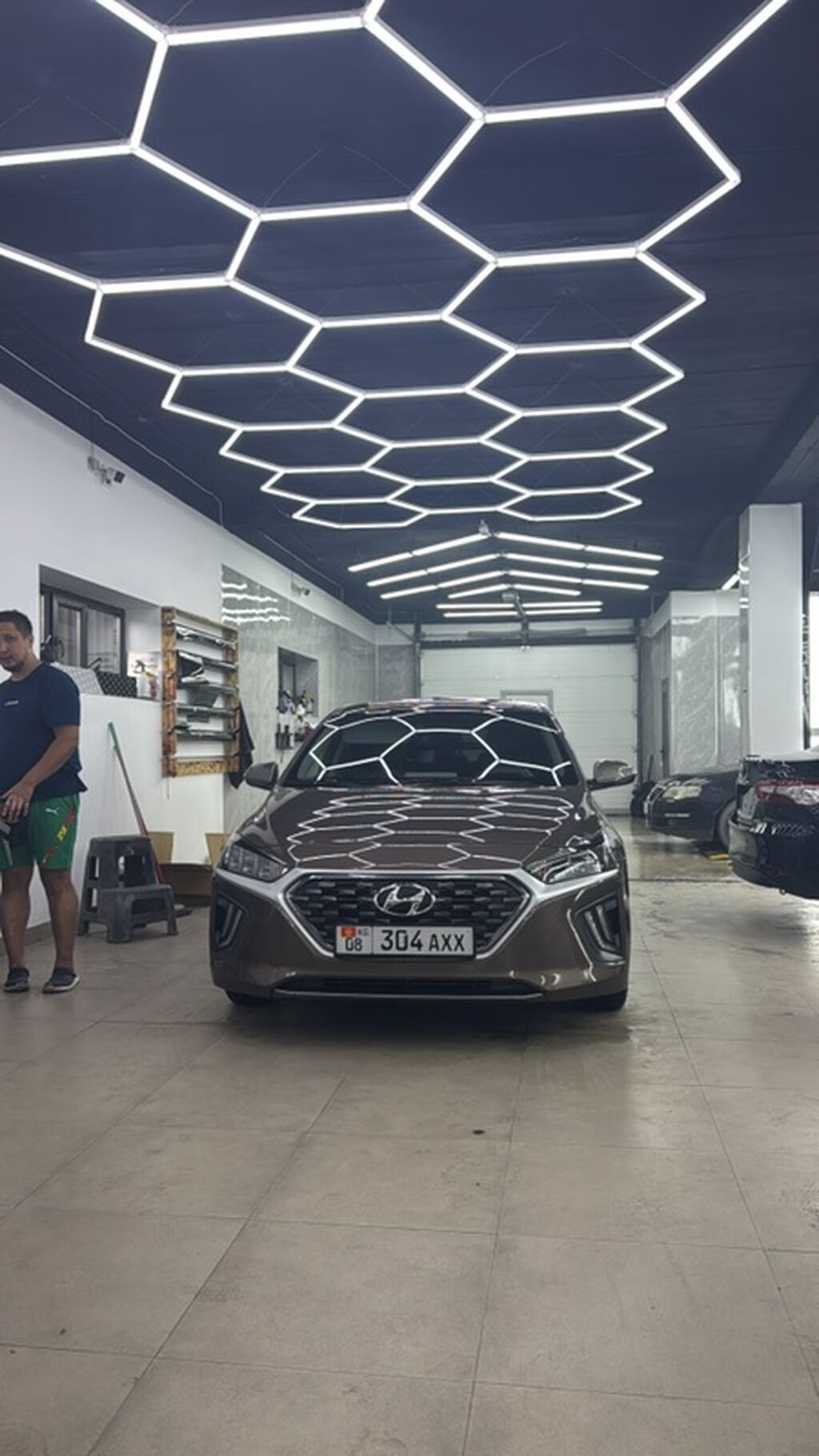 Hyundai Ioniq: 2019 г., 1.6 л, Автомат, Гибрид, Хэтчбэк: фото 1