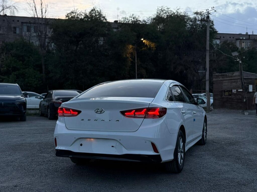 Hyundai Sonata: 2021 г., 2 л, Автомат, Газ, Седан: фото 4