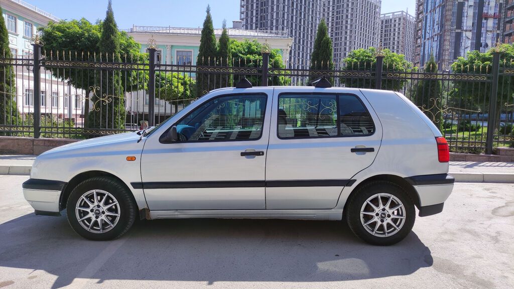 Volkswagen Golf: 1996 г., 1.8 л, Механика, Бензин: фото 5