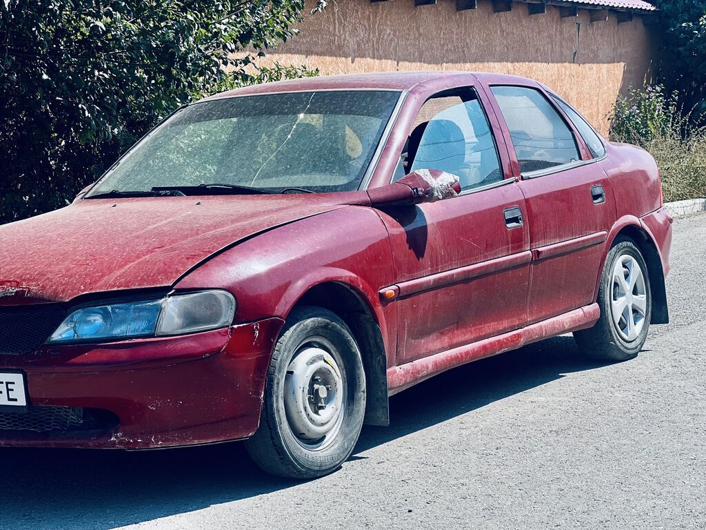 Opel Vectra: 1998 г., 1.6 л, Механика, Бензин, Седан: фото 3