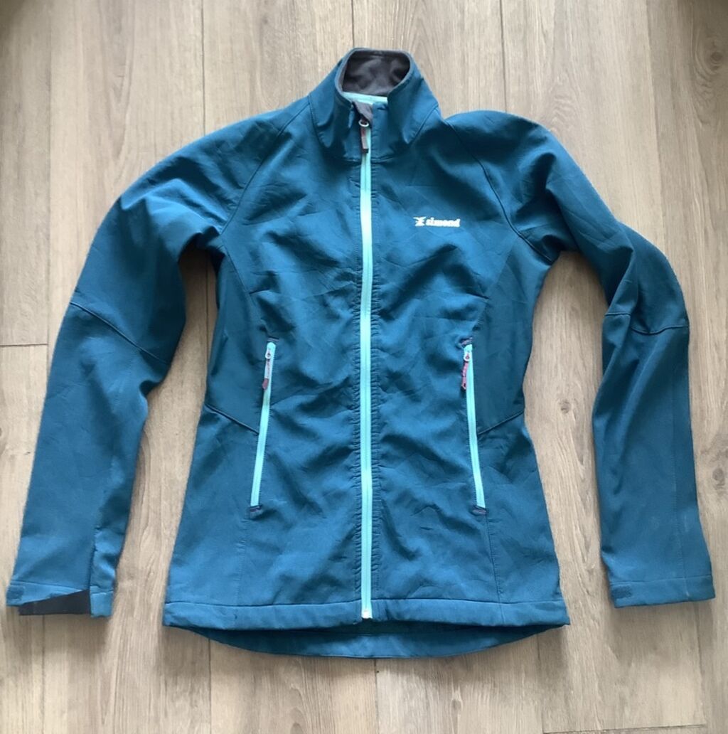 Женская софтшелл‑куртка Decathlon (Elanod/Elanod? — логотип на груди): фото 1