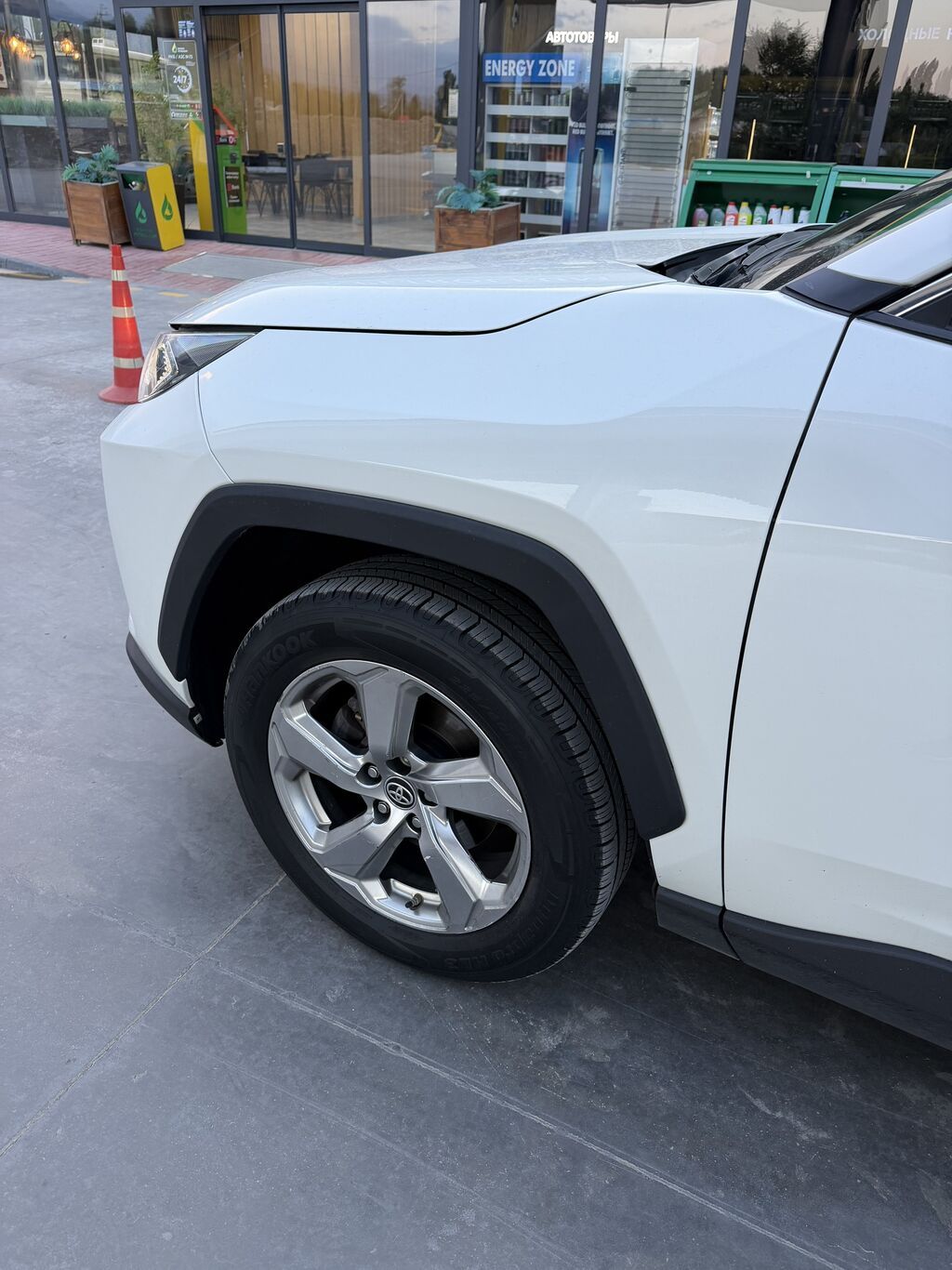 Toyota RAV4: 2020 г., 2.5 л, Автомат, Гибрид, Кроссовер: фото 6