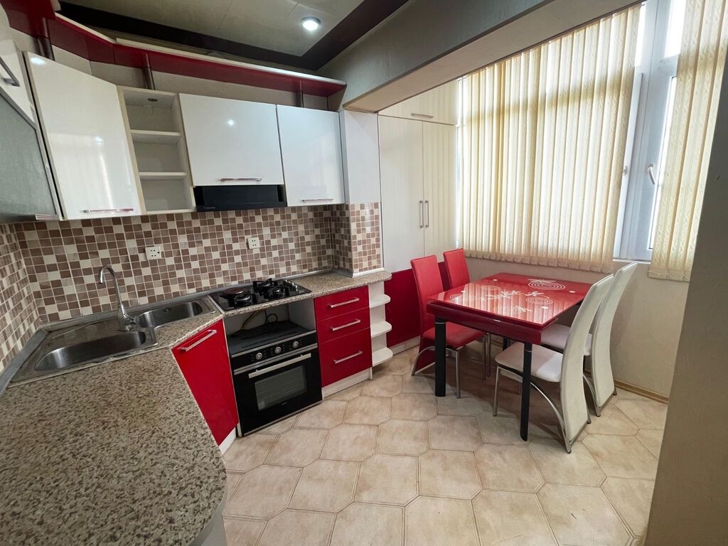 Bakı, 4 otaqlı, Köhnə tikili, 85 kv. m