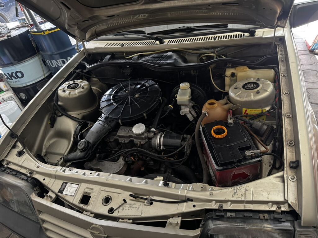 Opel Ascona: 1987 г., 1.6 л, Механика, Бензин, Седан: фото 6