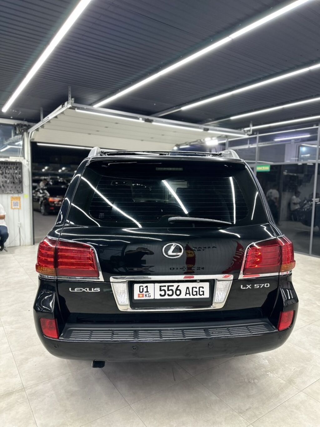 Lexus LX: 2010 г., 5.7 л, Автомат, Бензин, Внедорожник: фото 4