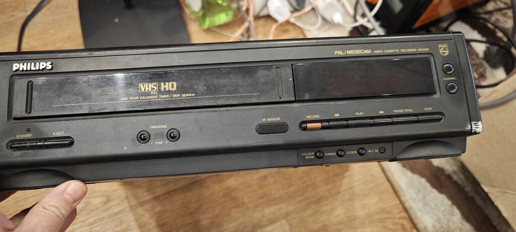 Видеомагнитофон Philips VHS HQ, модель VR530 (PAL/MESECAM): фото 1