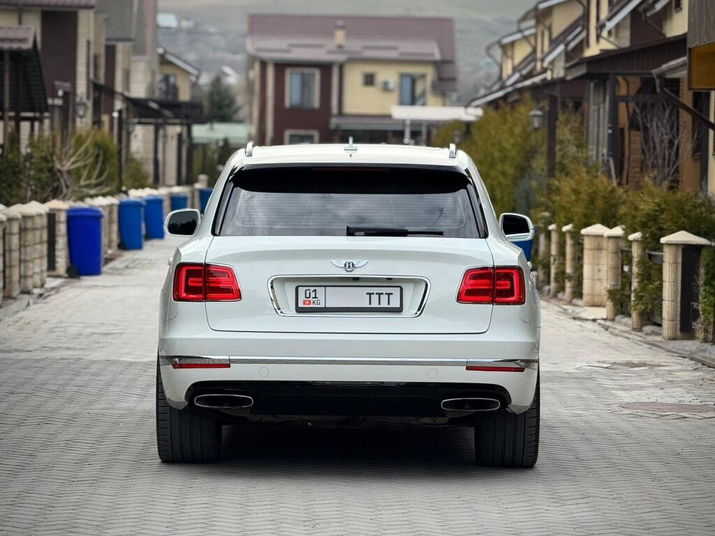 Bentley Bentayga: 2019 г., 4 л, Автомат, Бензин, Внедорожник: фото 4