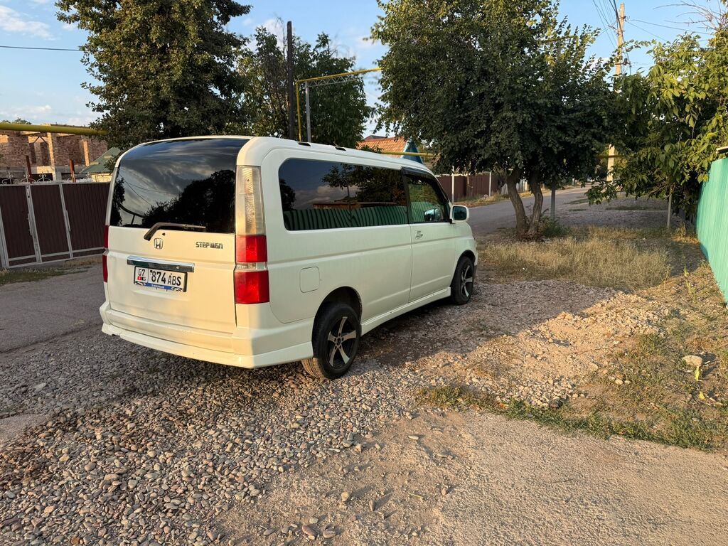 Honda Stepwgn: 2002 г., 2 л, Автомат, Бензин, Минивэн: фото 2