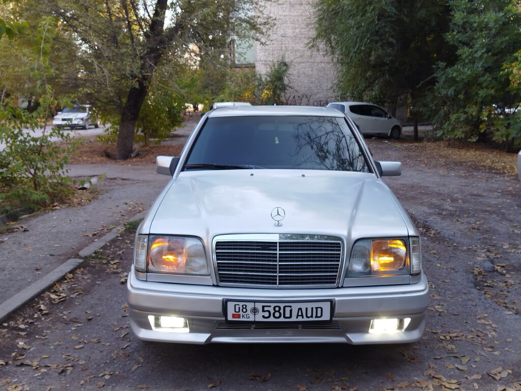 Mercedes-Benz W124: 1994 г., 2.2 л, Механика, Бензин, Седан: фото 2