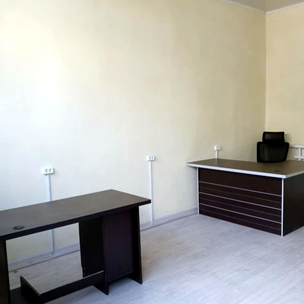 Сдаю Офисный кабинет: 25 м², В административном здании, С ремонтом