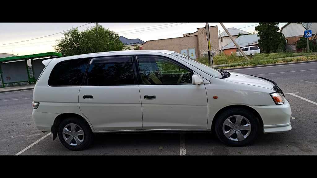 Toyota Gaia: 2004 г., 2 л, Автомат, Бензин, Минивэн: фото 2