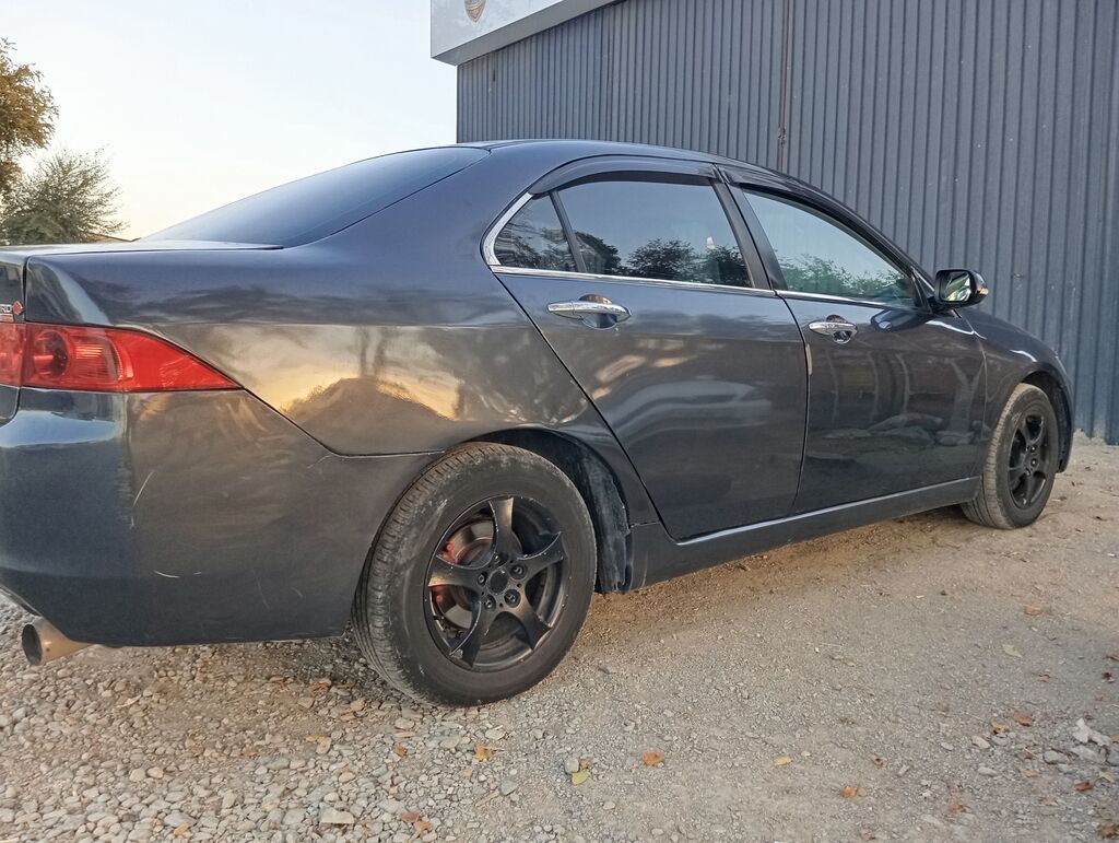 Honda Accord: 2004 г., 2 л, Автомат, Бензин, Седан: фото 2