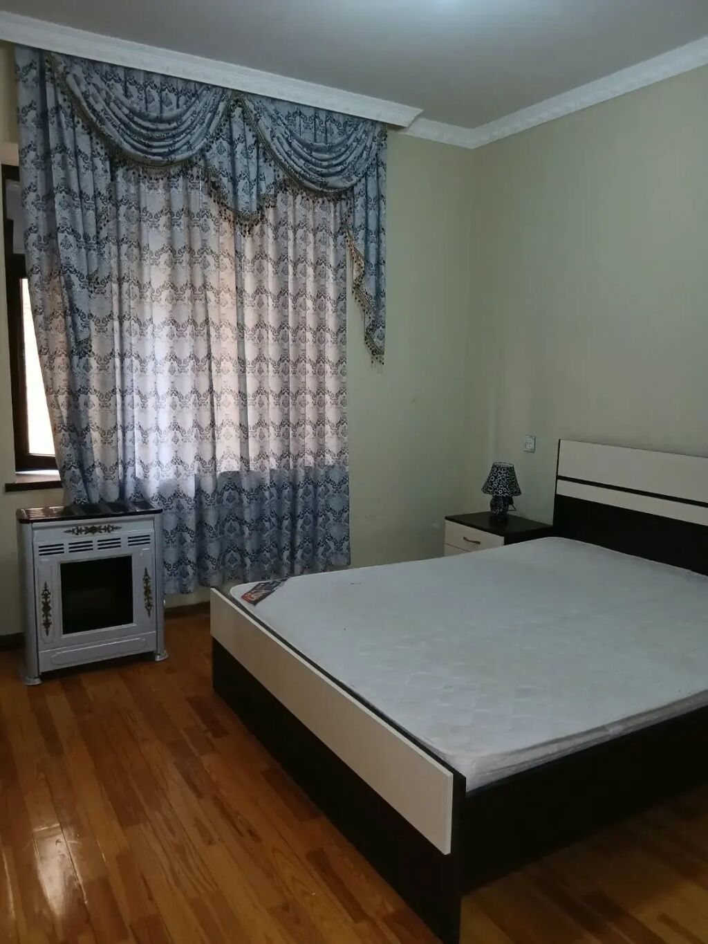 Məhsul: 3 otaqlı, tam mebellı yaşayış evi (daxili şəkillərdə) Təsvir