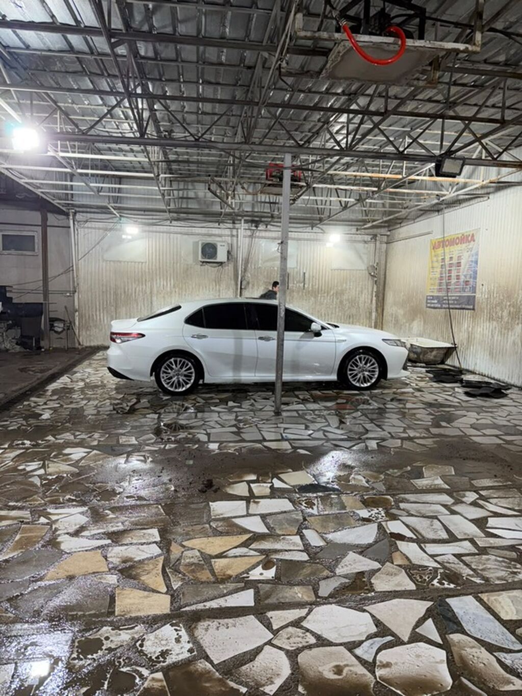 Toyota Camry: 2018 г., 2.5 л, Автомат, Гибрид, Седан: фото 3